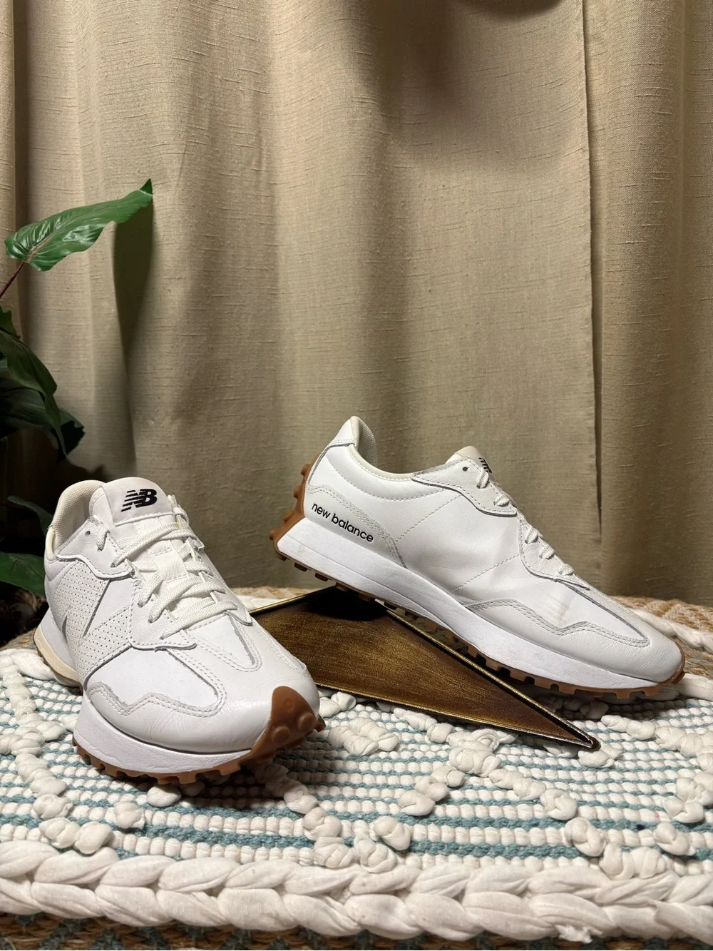 New Balance 327’s women’s sneaker